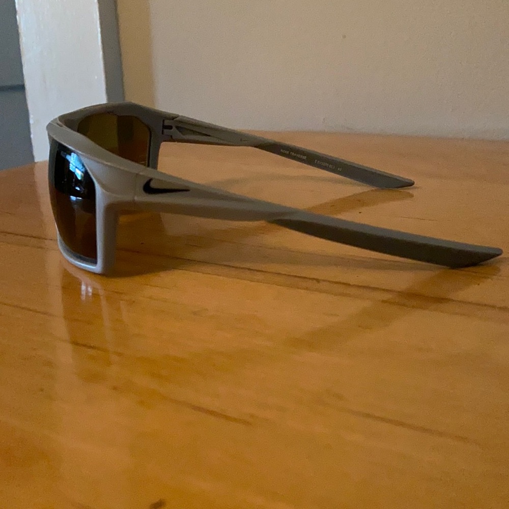 Nike traverse sunglasses
